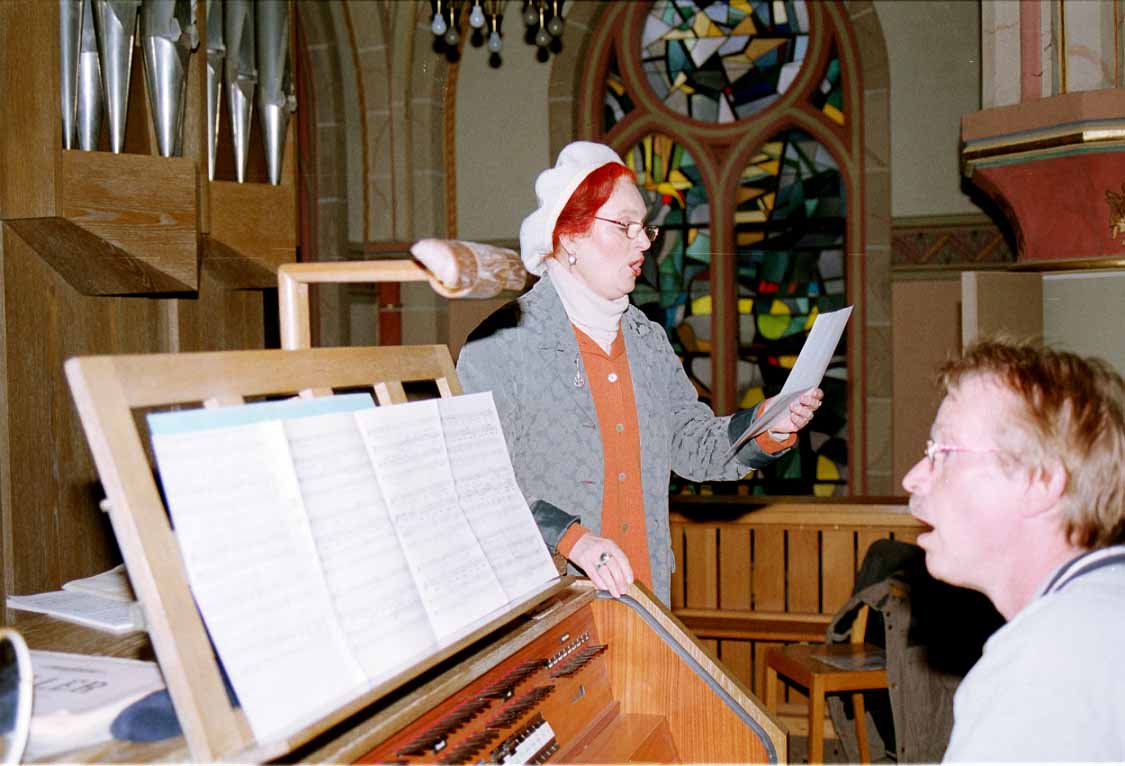 Einer so ausgepr&auml;gten Individualit&auml;t der Einzelstimmen ist der Gesamtklang der ausdrucksstarken Ges&auml;nge ein ganz besonderer Genuss. Die vier Bandmitglieder verleihen den Songs zus&auml;tzlich den typischen schwarzen Sound. 